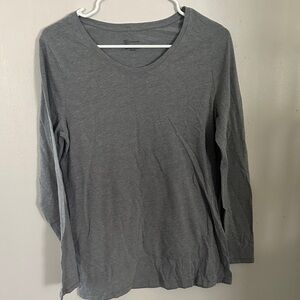 No Boundaries Women's Charcoal Gray Long-Sleeve V-Neck Top